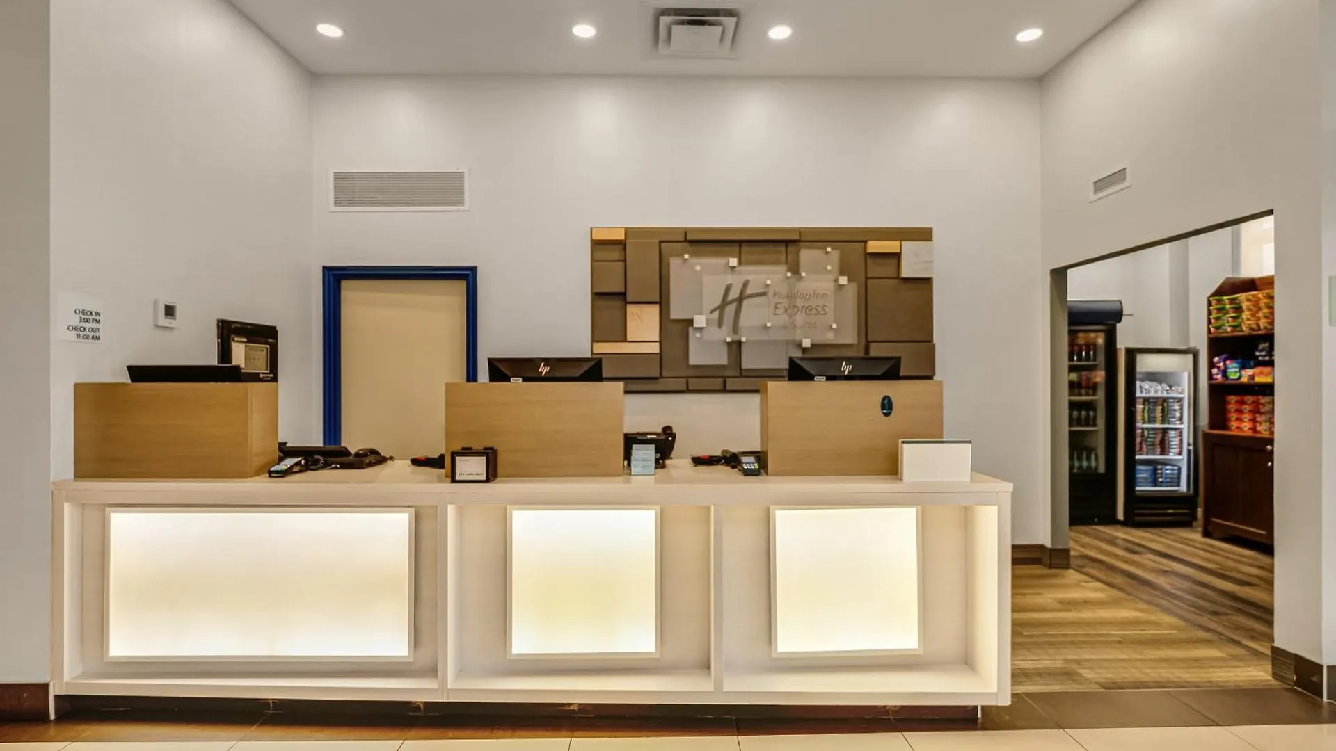 Holiday Inn Express Hotel & Suites-Edmonton South By Ihg 3*, Edmonton
