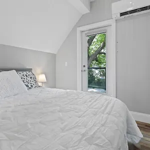 Entire 1 Bedroom Across From Google - Br5 , Kitchener Canada